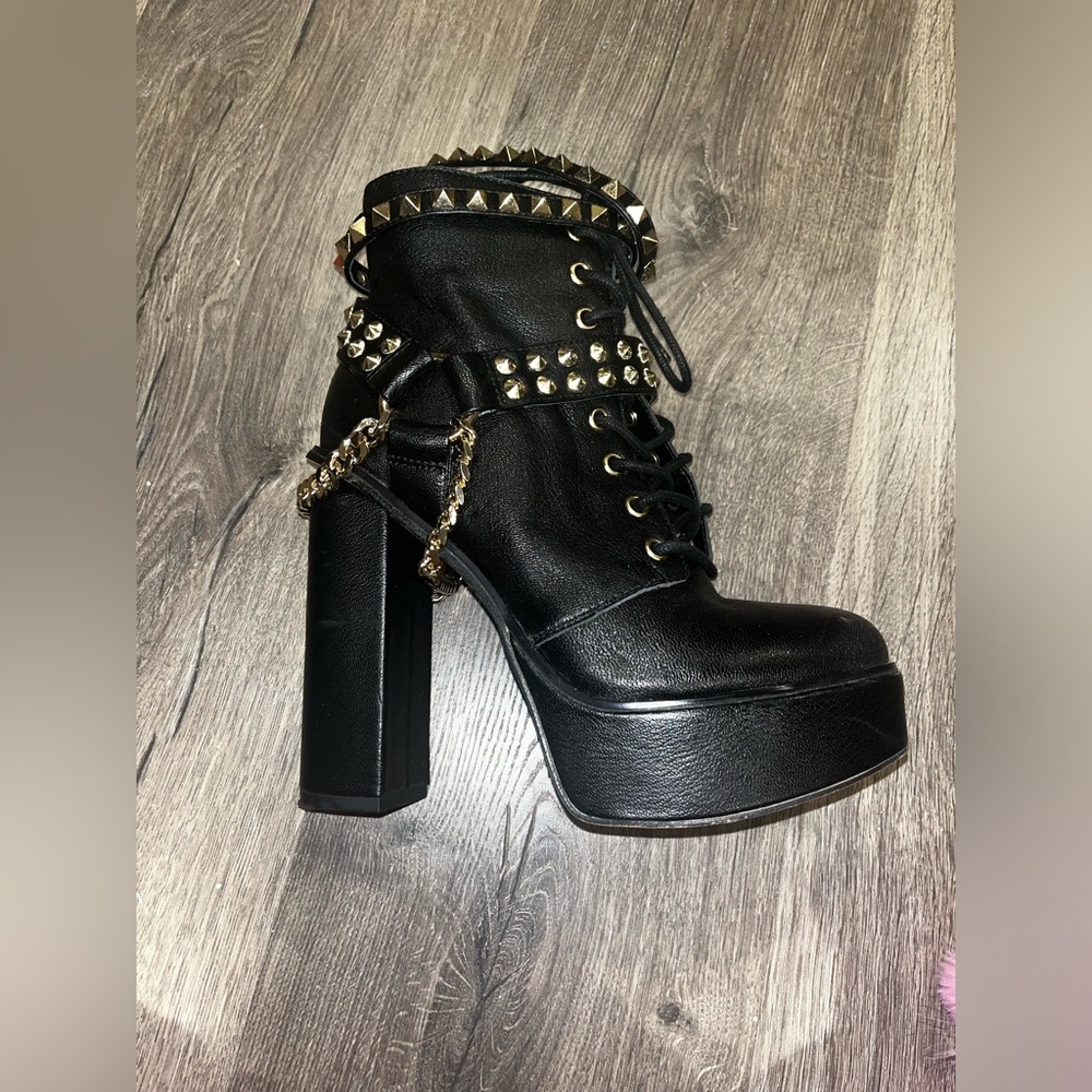 Jessica Simpson Black studded boots with chains!